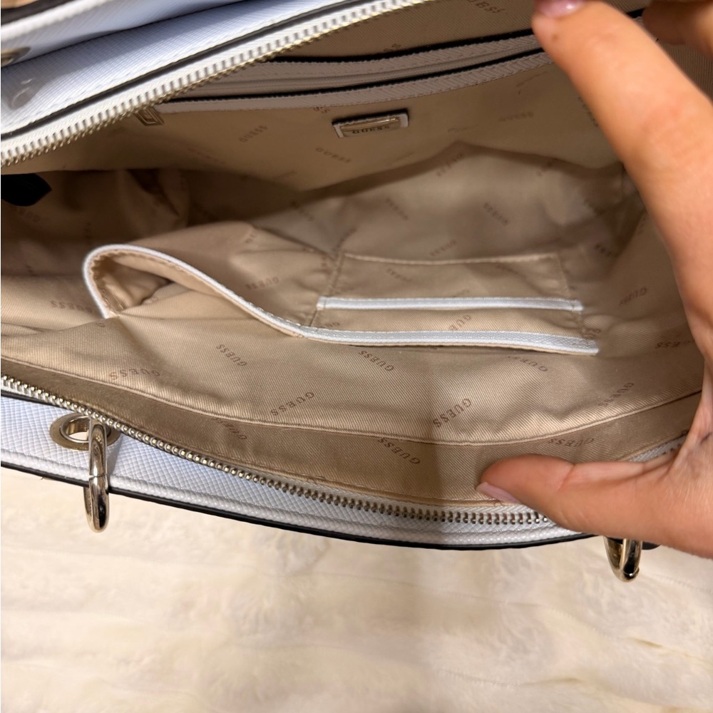Guess white and Tan Tote Bag - Picture 7 of 11